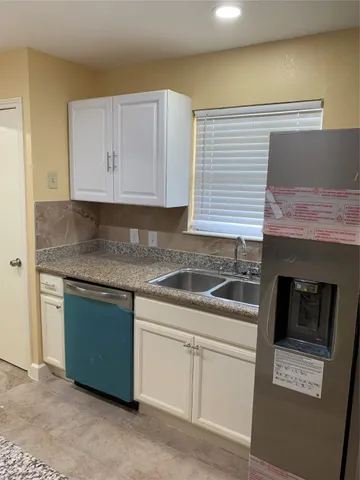 $2,000 | 5736 West Airport Boulevard, Houston, TX 77035