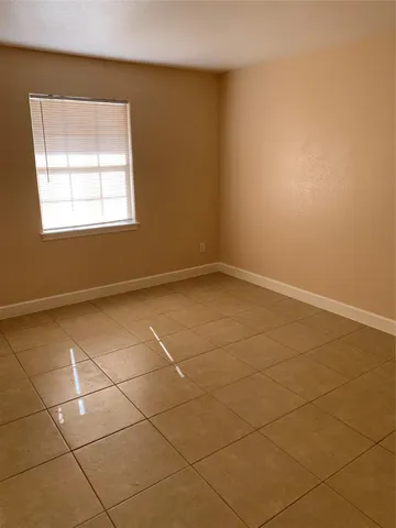 $2,000 | 5736 West Airport Boulevard, Houston, TX 77035