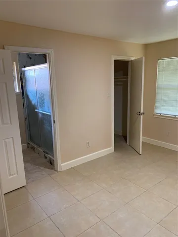 $2,000 | 5736 West Airport Boulevard, Houston, TX 77035