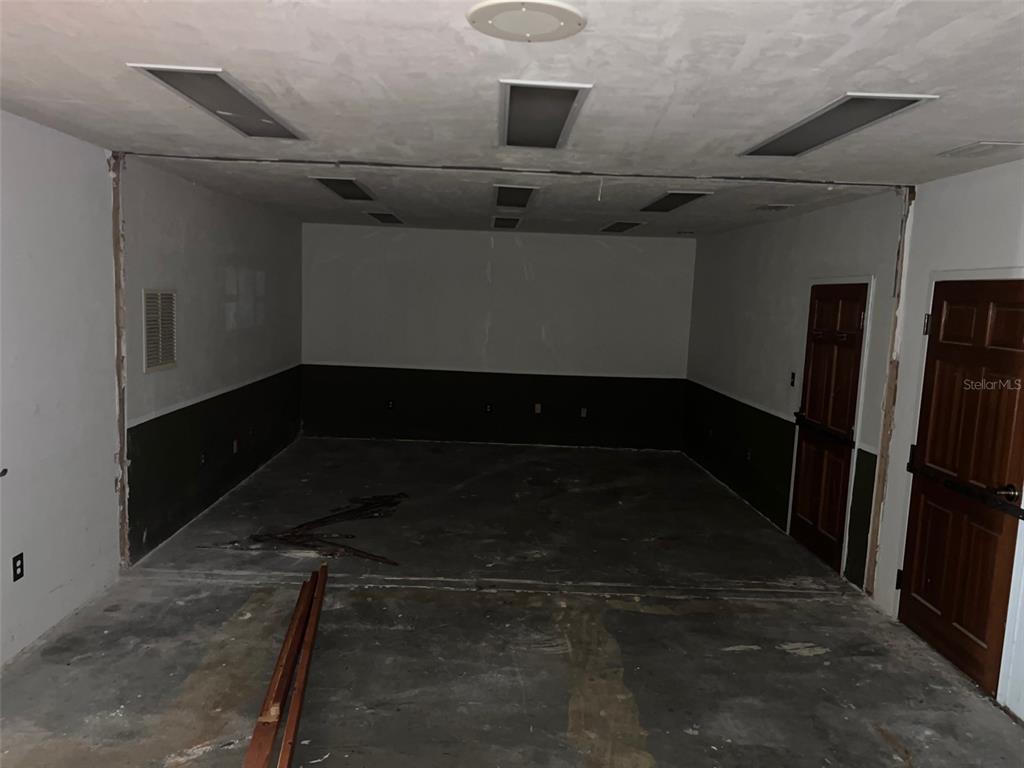 19997 Southeast Hawthorne Road Hawthorne, FL 32640 - Photo 10 of 14 a empty room with wooden floor