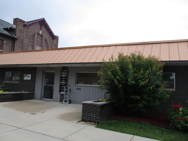 $1,700 | 215 North Spring Street, Beaver Dam, WI 53916