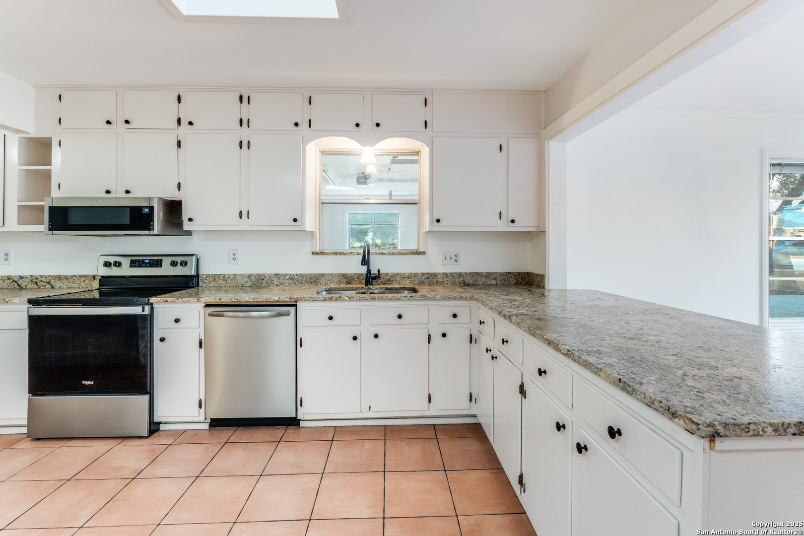 1005 East Blanco Road Boerne, TX 78006 - Photo 11 of 38