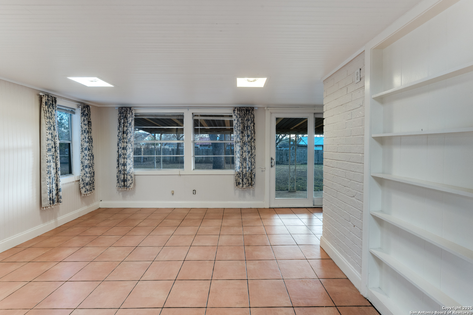 1005 East Blanco Road Boerne, TX 78006 - Photo 13 of 38