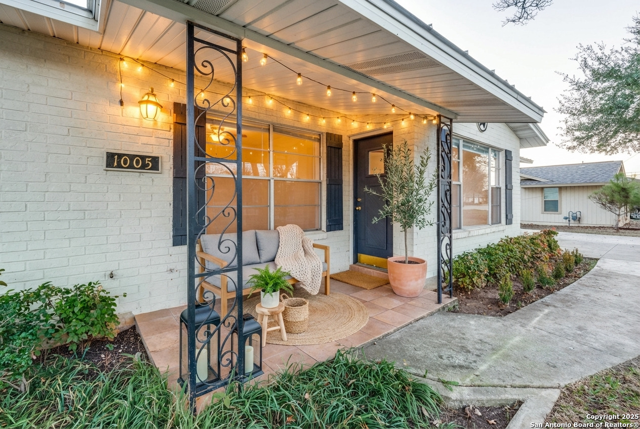 1005 East Blanco Road Boerne, TX 78006 - Photo 3 of 38