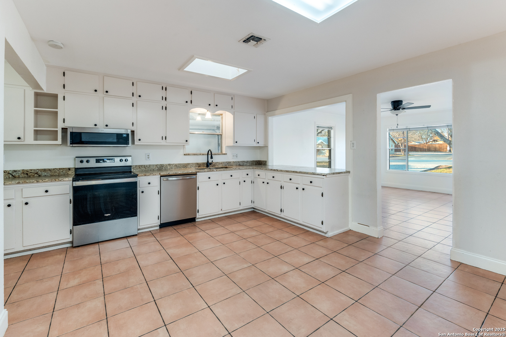 1005 East Blanco Road Boerne, TX 78006 - Photo 10 of 38