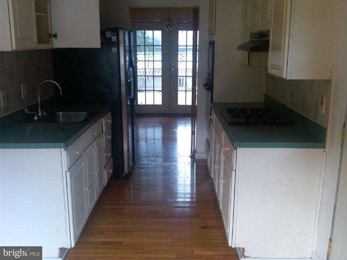 4205 Kinmount Road Lanham, MD 20706 - Photo 3 of 13 Kitchen