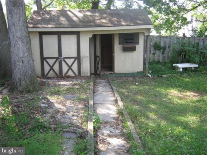 4205 Kinmount Road Lanham, MD 20706 - Photo 5 of 13 Shed