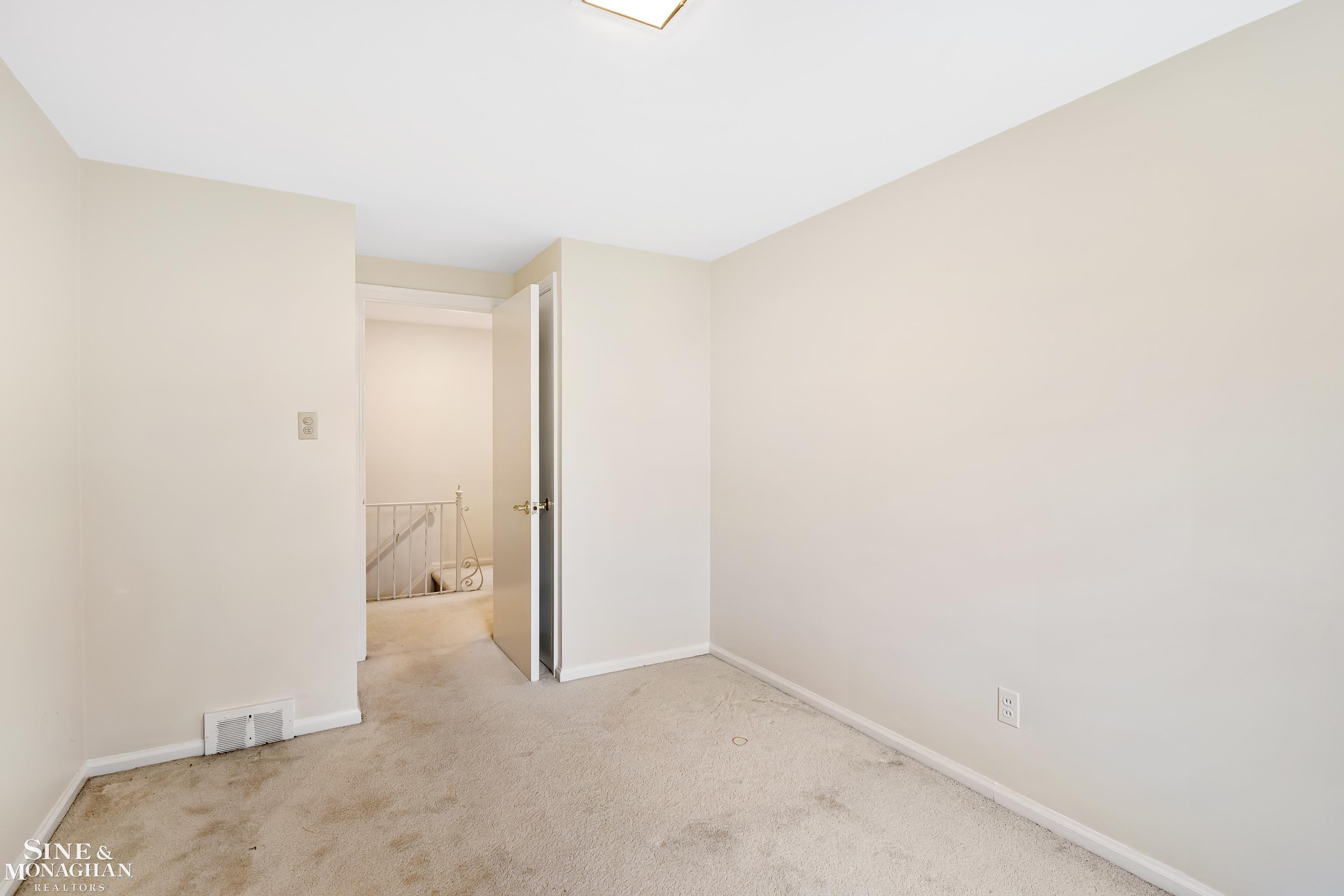 915 Harcourt Road Grosse Pointe, MI 48230 - Photo 16 of 35 50162099-be57f56c-3f0a-4b0b-9860-88d97b4d455b.JPG