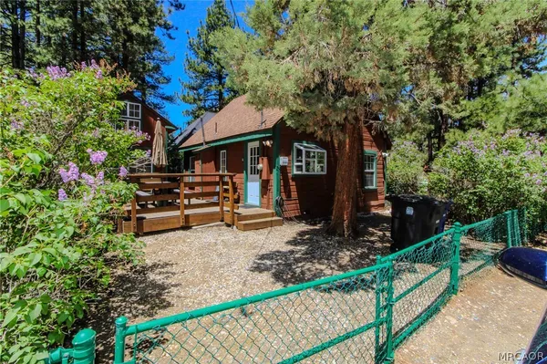 $1,800 | 1100 West Sherwood Boulevard, Big Bear City, CA 92314