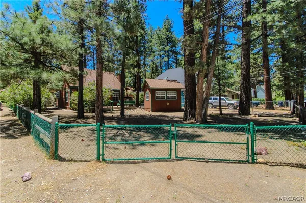 $1,800 | 1100 West Sherwood Boulevard, Big Bear City, CA 92314