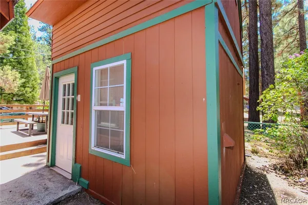 $1,800 | 1100 West Sherwood Boulevard, Big Bear City, CA 92314