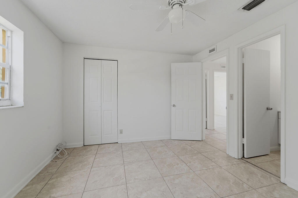 1500 West 13th Street Riviera Beach, FL 33404 - Photo 14 of 30 1500_West_13th_Street_Riviera_Beach_015
