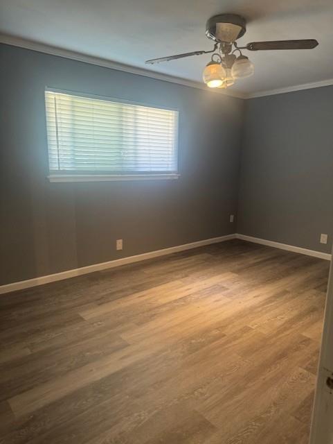 2720 Glen Avenue Merced, CA 95340 - Photo 6 of 7 an empty room with a window