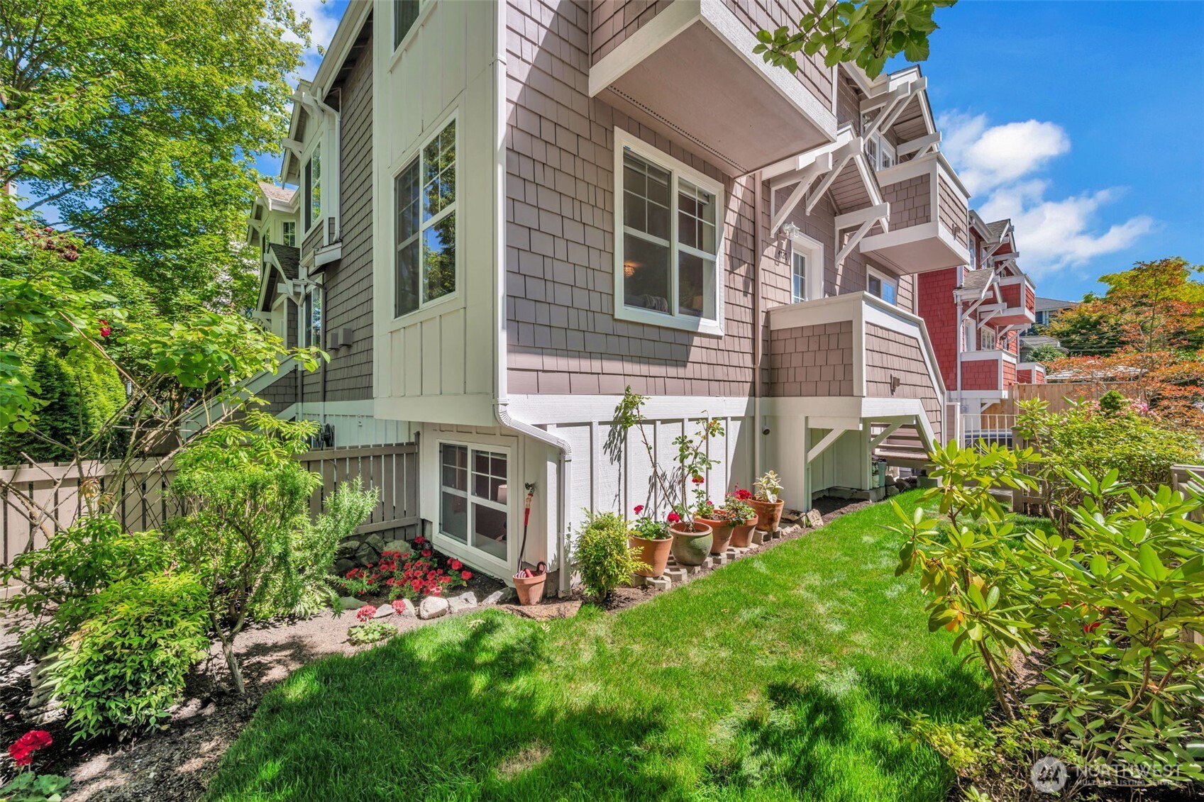 4720 Interlake Avenue North Seattle, WA 98103 - Photo 35 of 40