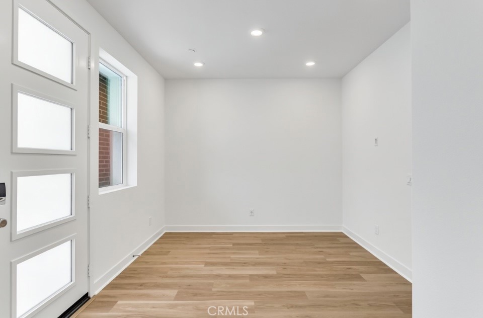 260 Sash Irvine, CA 92618 - Photo 2 of 14