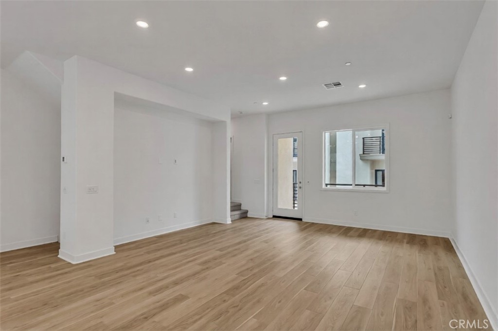 260 Sash Irvine, CA 92618 - Photo 7 of 14