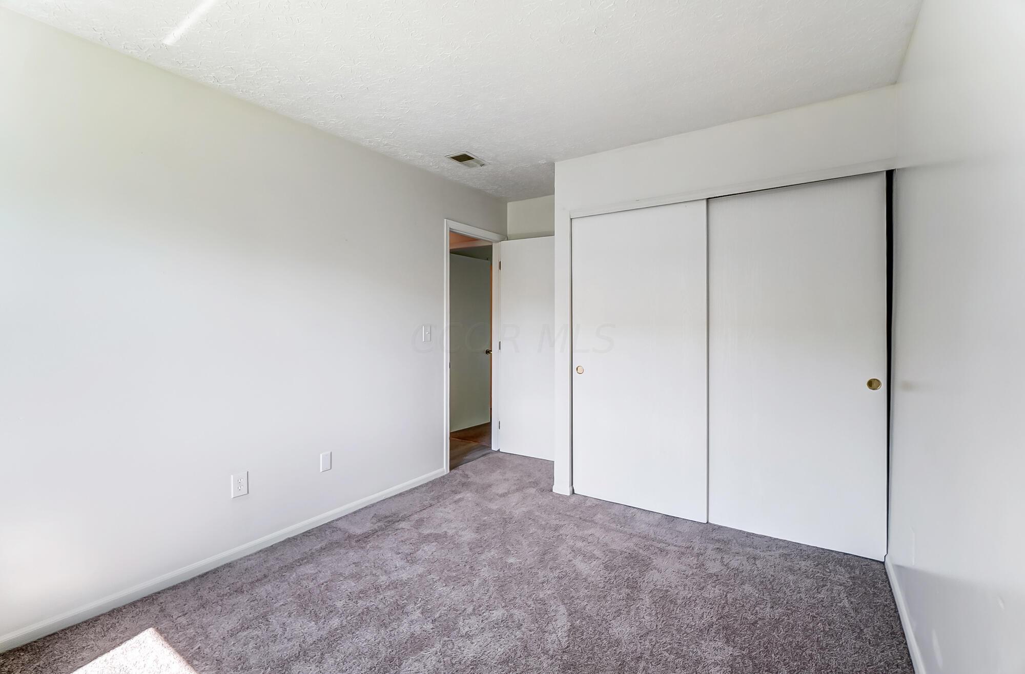 2711 Home Road Grove City, OH 43123 - Photo 46 of 48 041