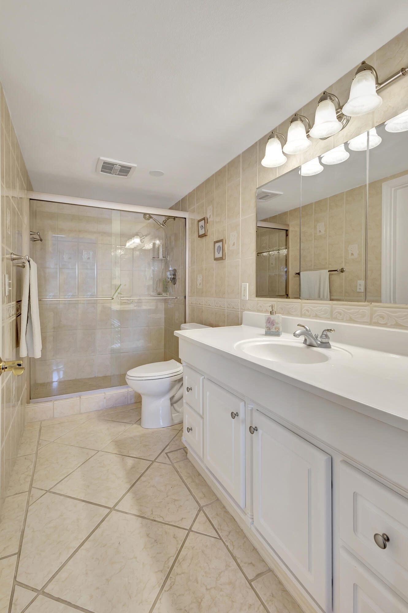 304 Golfview Road, Unit PH7 North Palm Beach, FL 33408 - Photo 22 of 48 Primary Bath