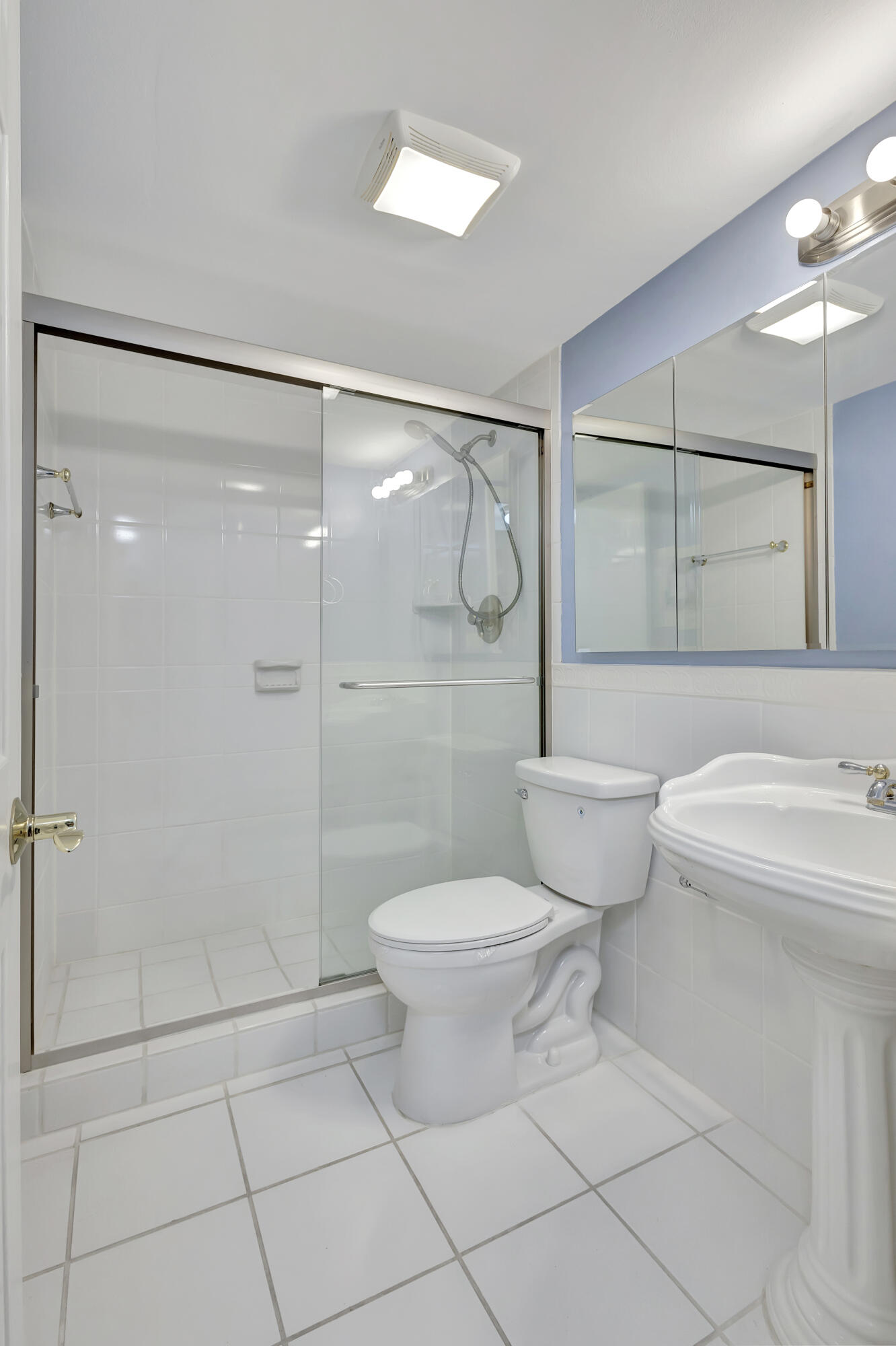 304 Golfview Road, Unit PH7 North Palm Beach, FL 33408 - Photo 26 of 48 2nd Bath