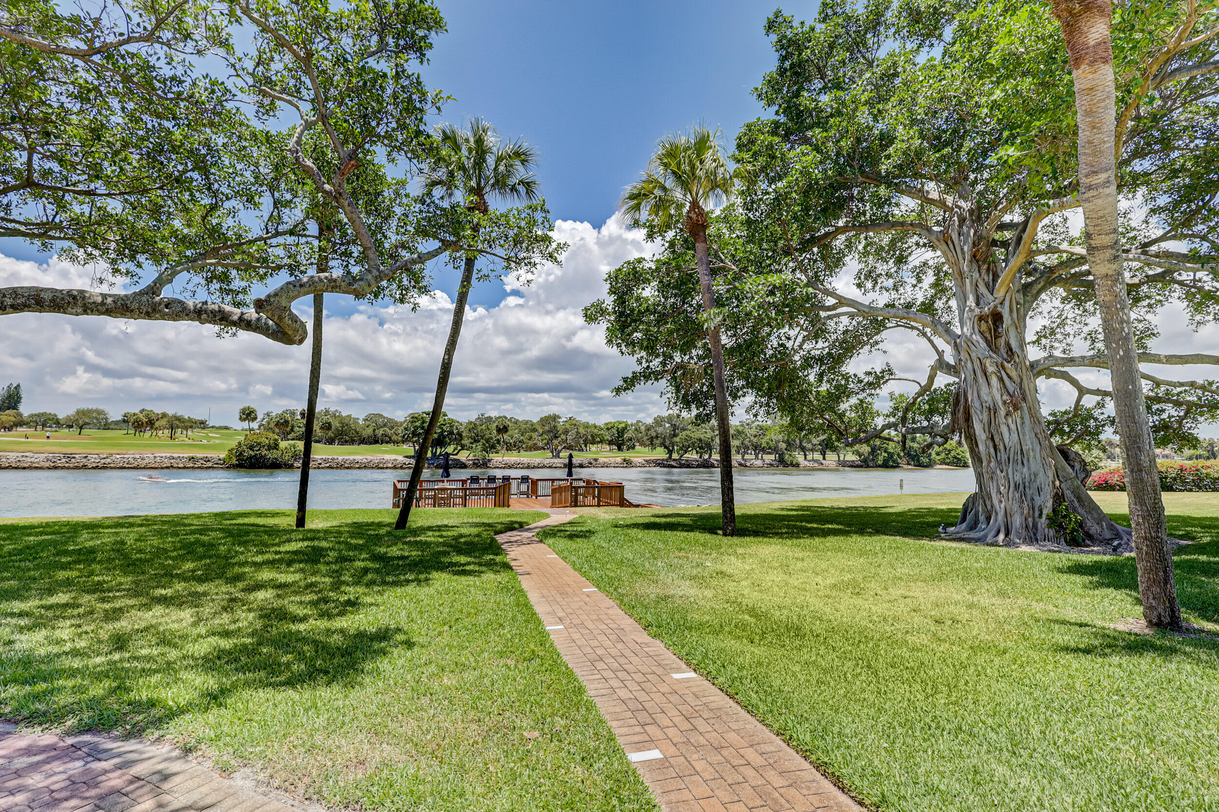 304 Golfview Road, Unit PH7 North Palm Beach, FL 33408 - Photo 35 of 48 47_57_5d1a6102