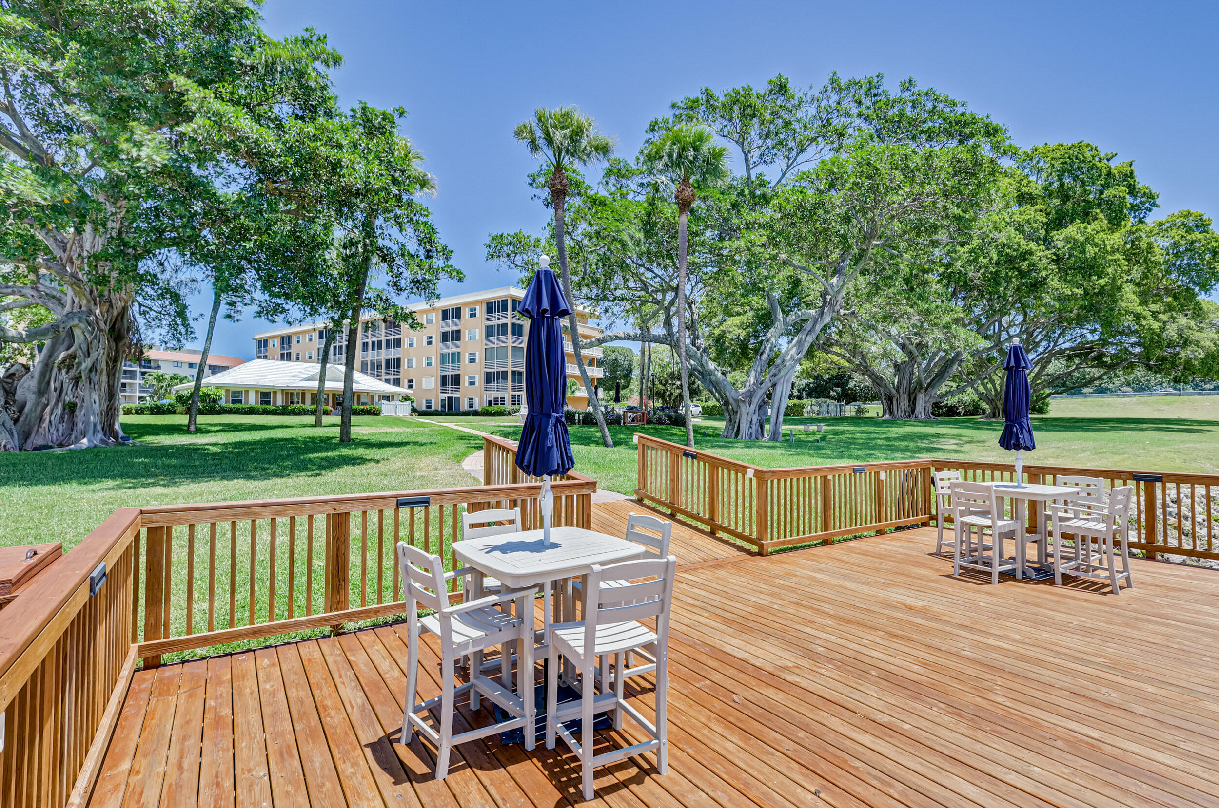 304 Golfview Road, Unit PH7 North Palm Beach, FL 33408 - Photo 43 of 48 56_66_5d1a6152