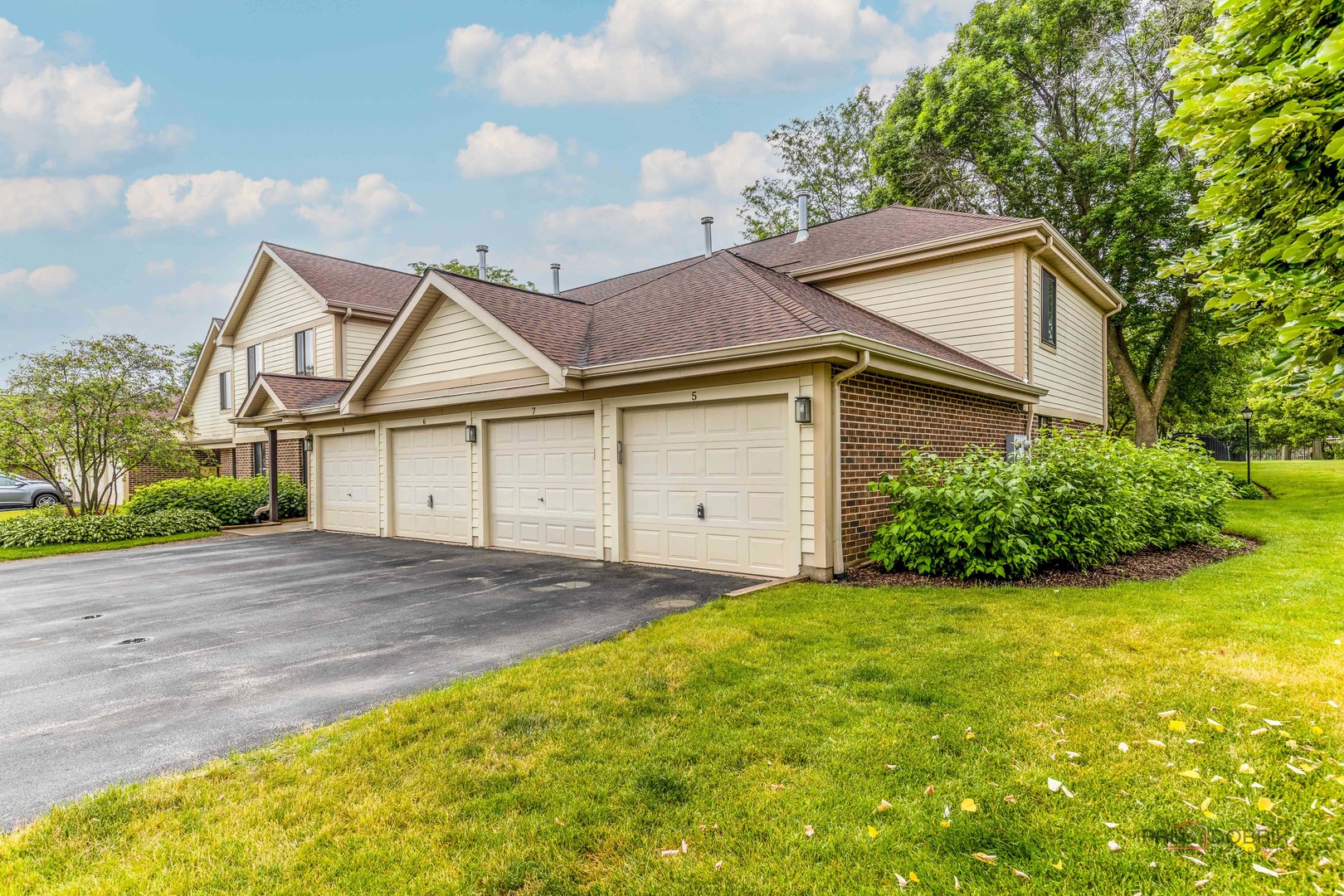823 Coach Road, Unit 6 Palatine, IL 60074 - Photo 2 of 31