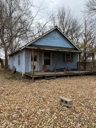 $19,500 | 830 South G Street, Arkansas City, KS 67005