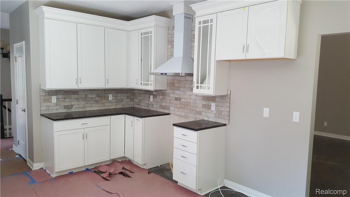 11115 Messmore Road Utica, MI 48317 - Photo 9 of 12 Jefferson 4 Kitchen.jpg