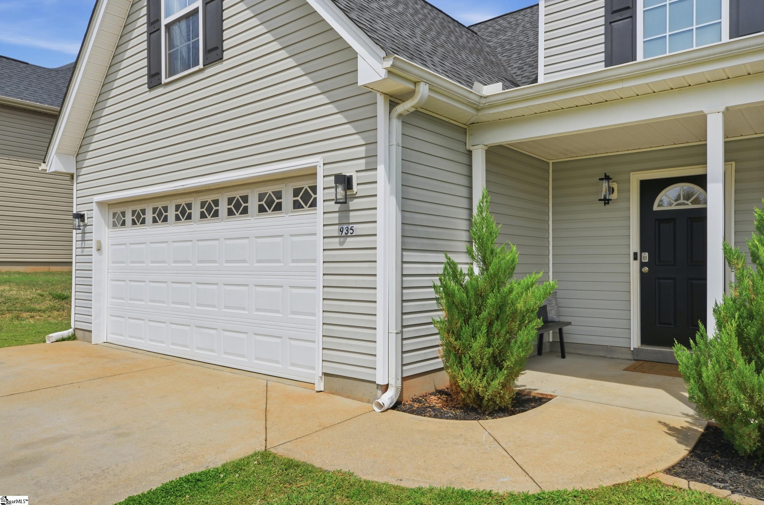 935 Echo Ridge Drive Duncan, SC 29334 - Photo 2 of 37