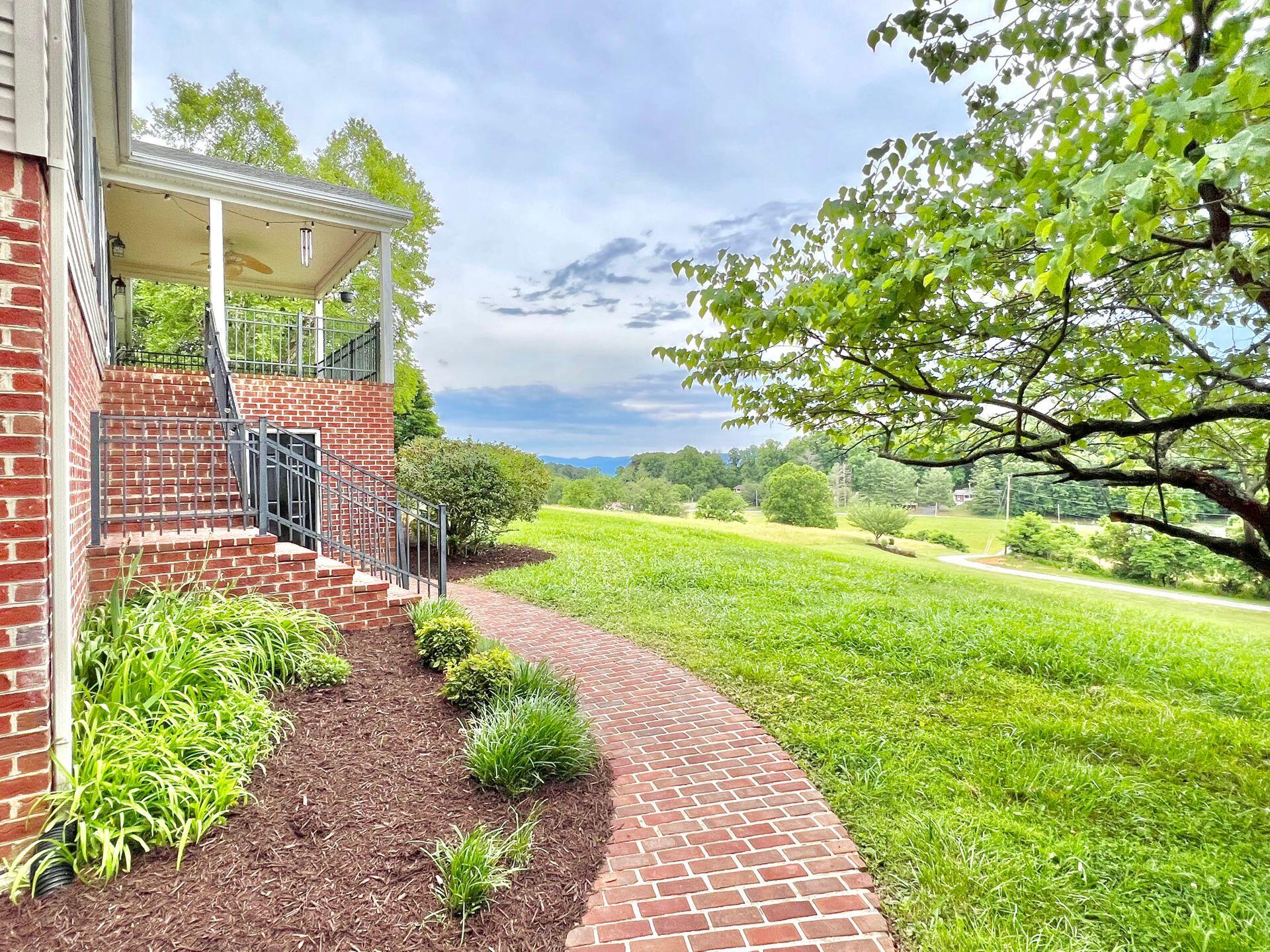 3171 Springwood Road Fincastle, VA 24090 - Photo 10 of 85 10
