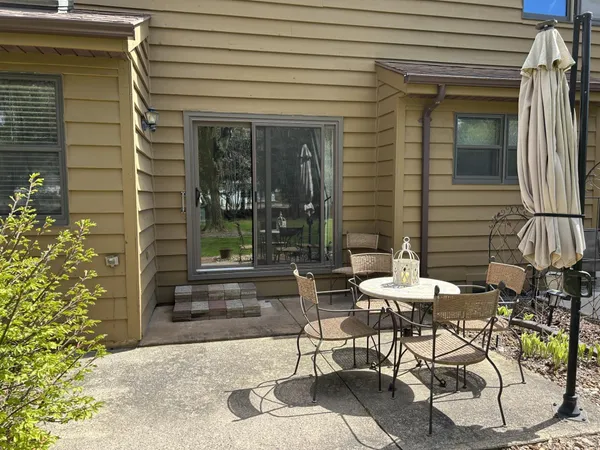 $219,900 | 1115 Daniel Court, Unit 42, Neenah, WI 54956