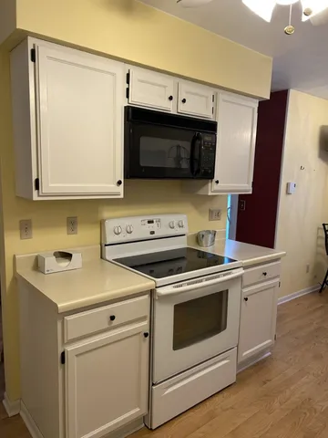 $229,900 | 1115 Daniel Court, Unit 42, Neenah, WI 54956