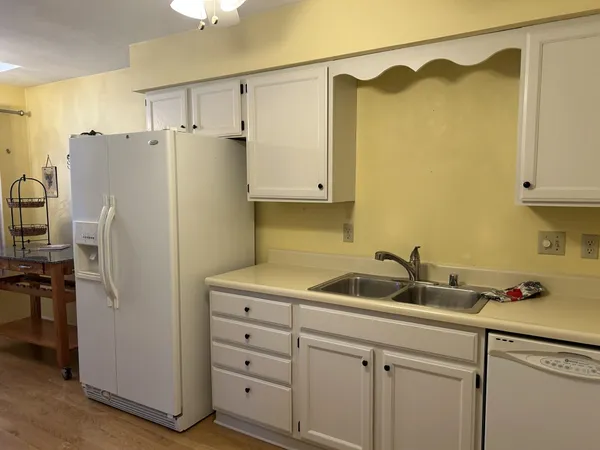 $229,900 | 1115 Daniel Court, Unit 42, Neenah, WI 54956