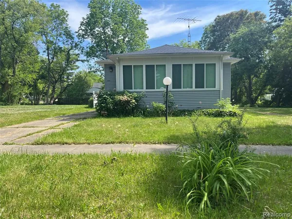 $59,900 | 506 East Eldridge Avenue, Flint, MI 48505