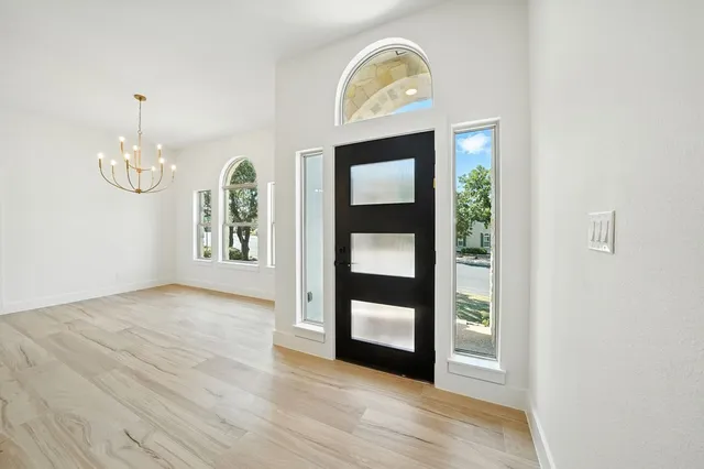 $750,000 | 218 Ellebracht Drive, Fredericksburg, TX 78624