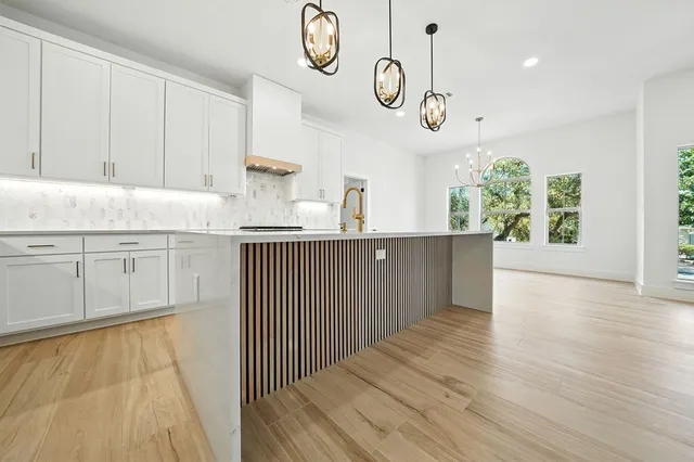 $750,000 | 218 Ellebracht Drive, Fredericksburg, TX 78624