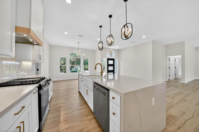 $750,000 | 218 Ellebracht Drive, Fredericksburg, TX 78624