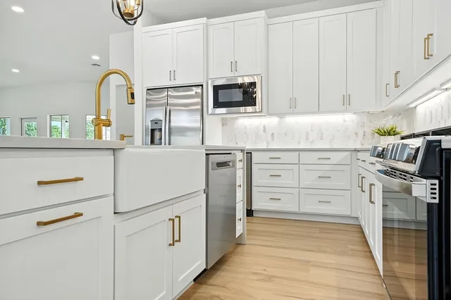 $750,000 | 218 Ellebracht Drive, Fredericksburg, TX 78624