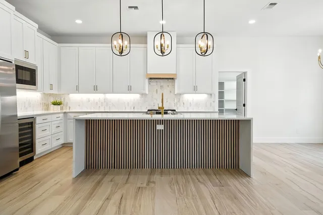 $750,000 | 218 Ellebracht Drive, Fredericksburg, TX 78624