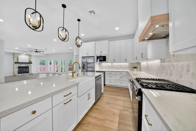 $750,000 | 218 Ellebracht Drive, Fredericksburg, TX 78624