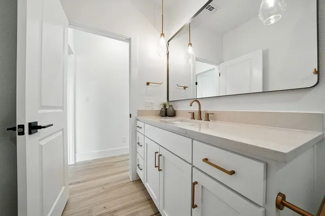 $750,000 | 218 Ellebracht Drive, Fredericksburg, TX 78624