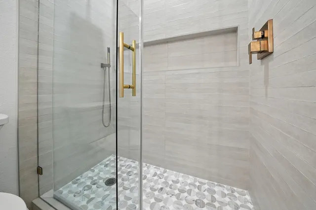 $750,000 | 218 Ellebracht Drive, Fredericksburg, TX 78624