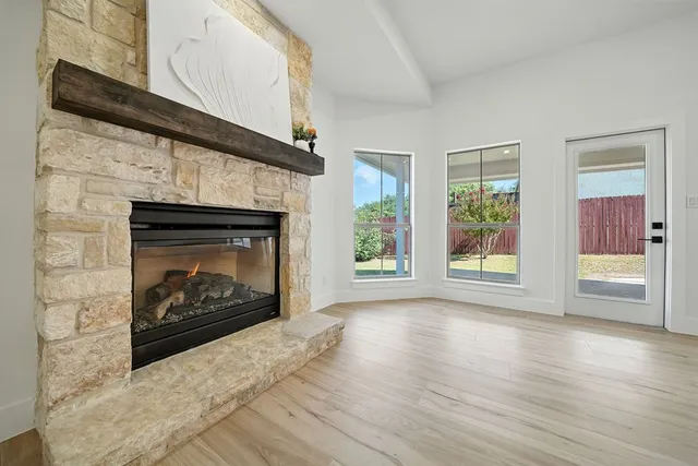 $750,000 | 218 Ellebracht Drive, Fredericksburg, TX 78624