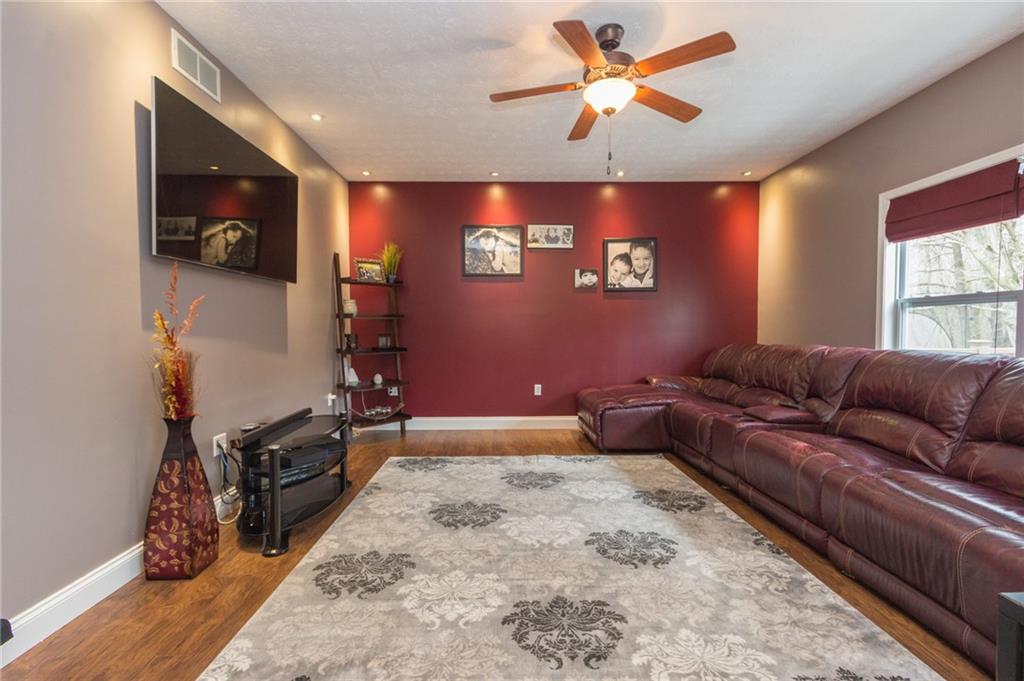 672 Frankfort Road Monaca, PA 15061 - Photo 9 of 25 Gallery Image 9