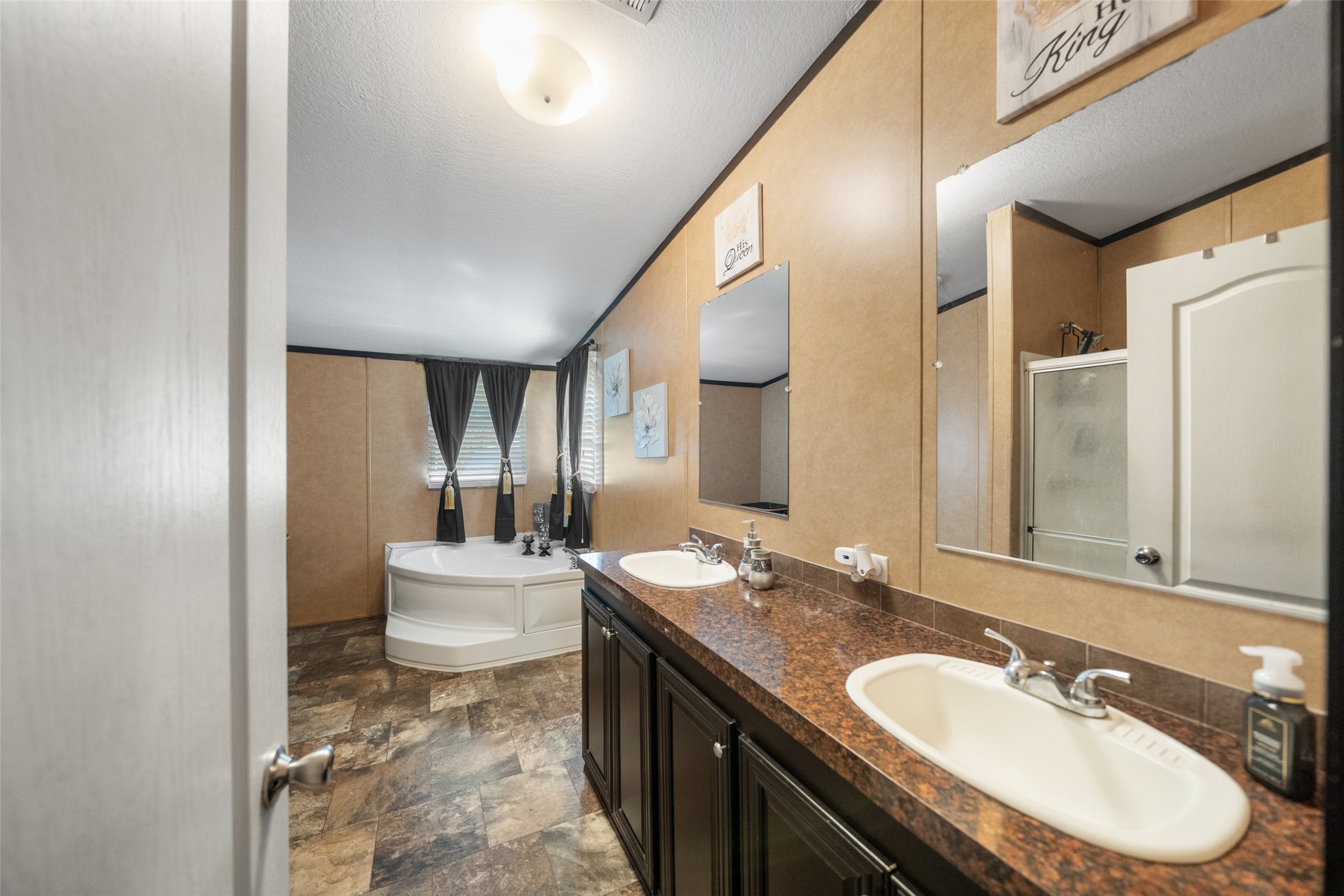 159 Saddle Surrey Road Coldspring, TX 77331 - Photo 8 of 20 Primary Bathroom