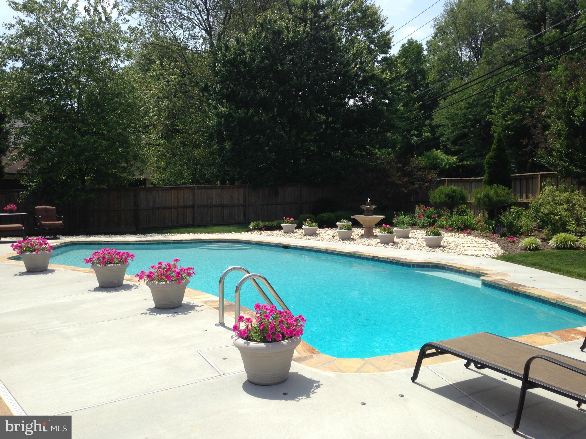 4434 Flintstone Road Alexandria, VA 22306 - Photo 23 of 30 Exterior (Rear)