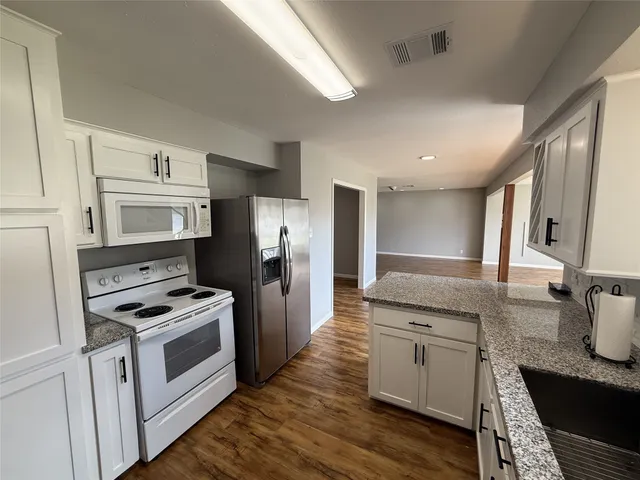 $2,850 | 10031 Haddington Drive, Houston, TX 77080