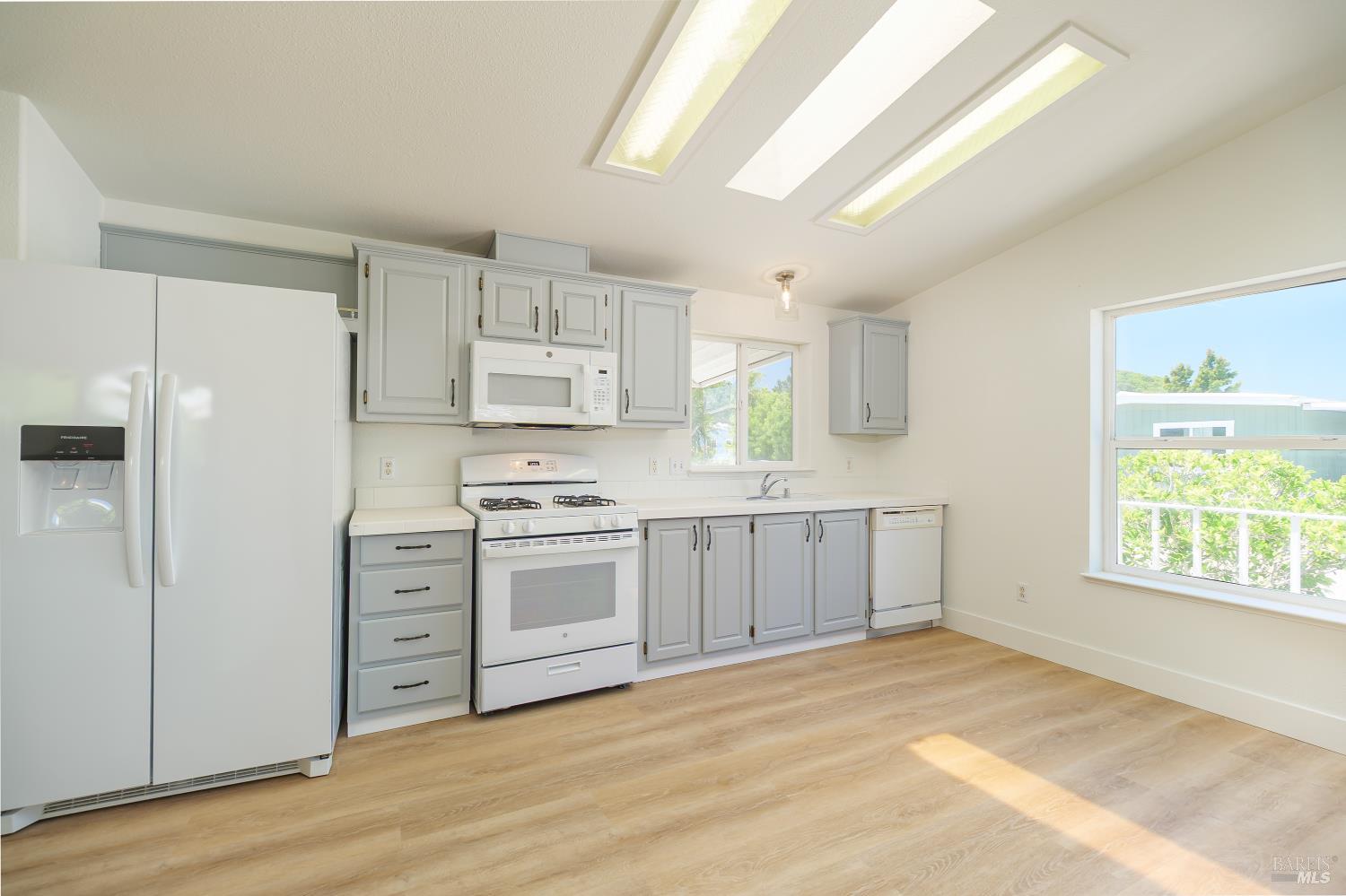 209 Yosemite Road San Rafael, CA 94903 - Photo 4 of 42