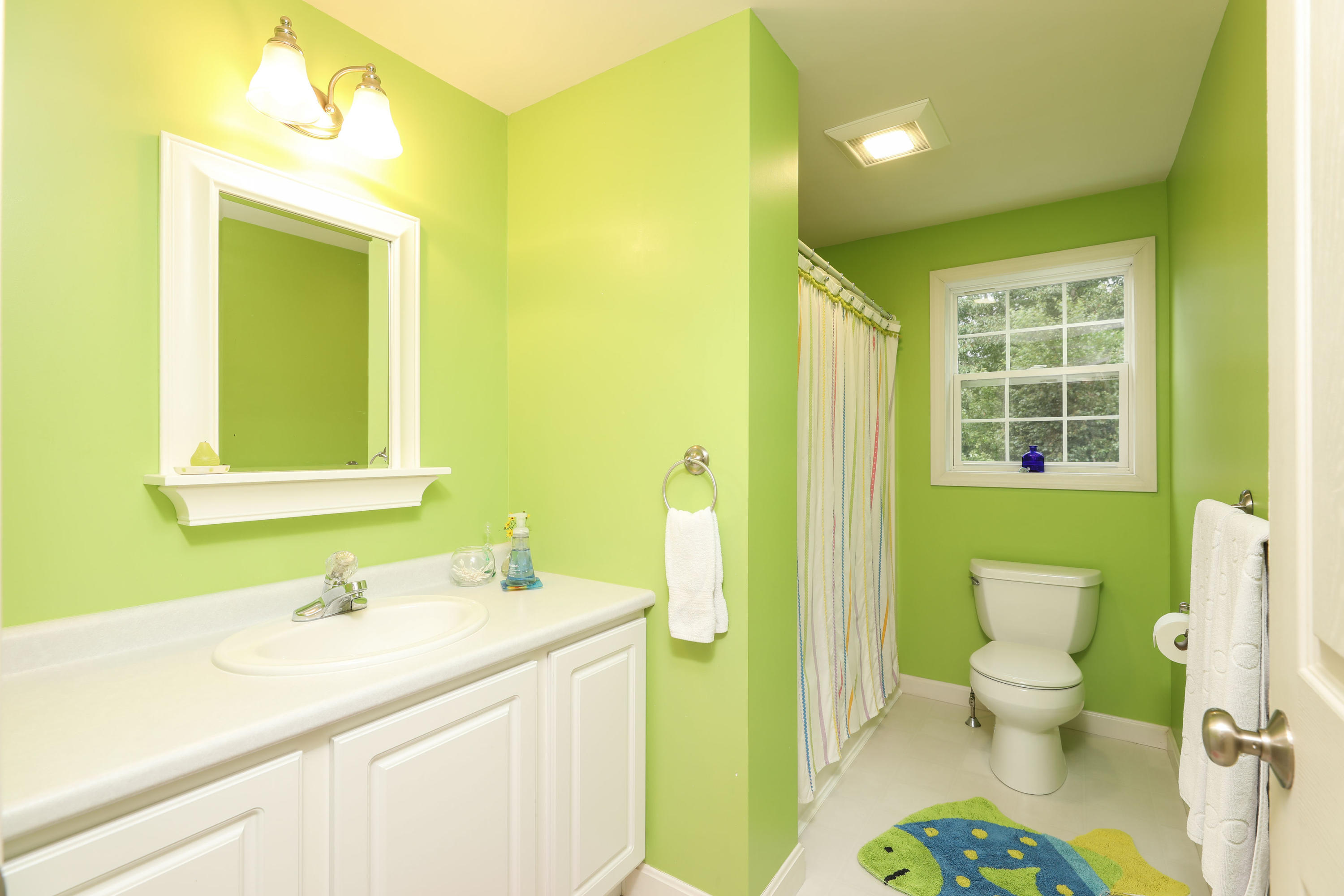 34 Haley Road Arundel, ME 04046 - Photo 25 of 34 2nd Floor Hall Bath Full