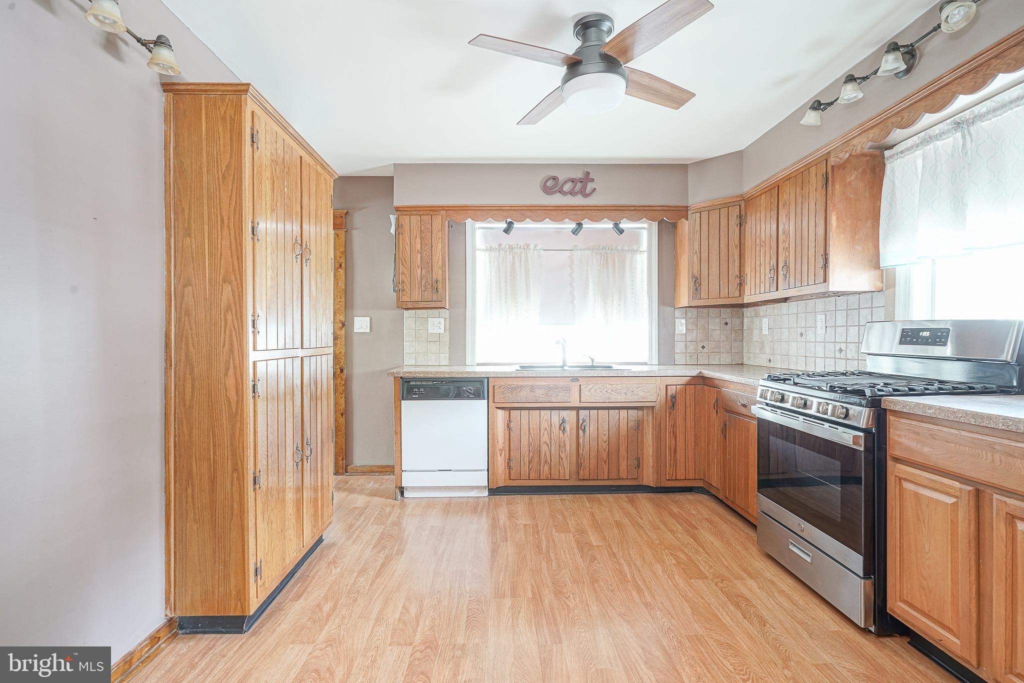53 Sicklerville Road Williamstown, NJ 08094 - Photo 16 of 46